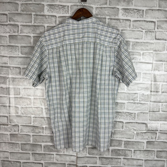 Patagonia Outdoors Primary White Textured Plaid Polyester Button Up Shirt LARGE - Picture 5 of 9